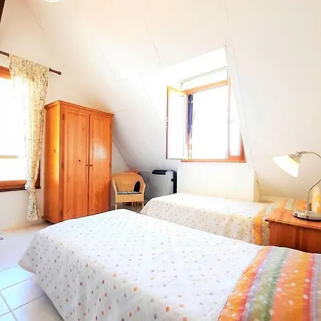 Prázdninový dům Iris, Les De *